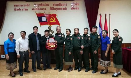 ຄະນະນຳ ຄນລ ໄດ້ເຂົ້າອ່ວຍພອນທະຫານ